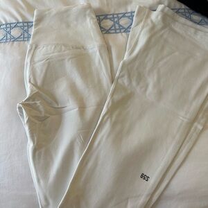 Splits 59 white Raquel flare leggings- small